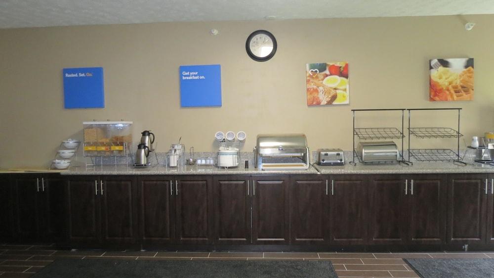 Comfort Inn & Suites Fairborn Near Wright Patterson Afb Kültér fotó