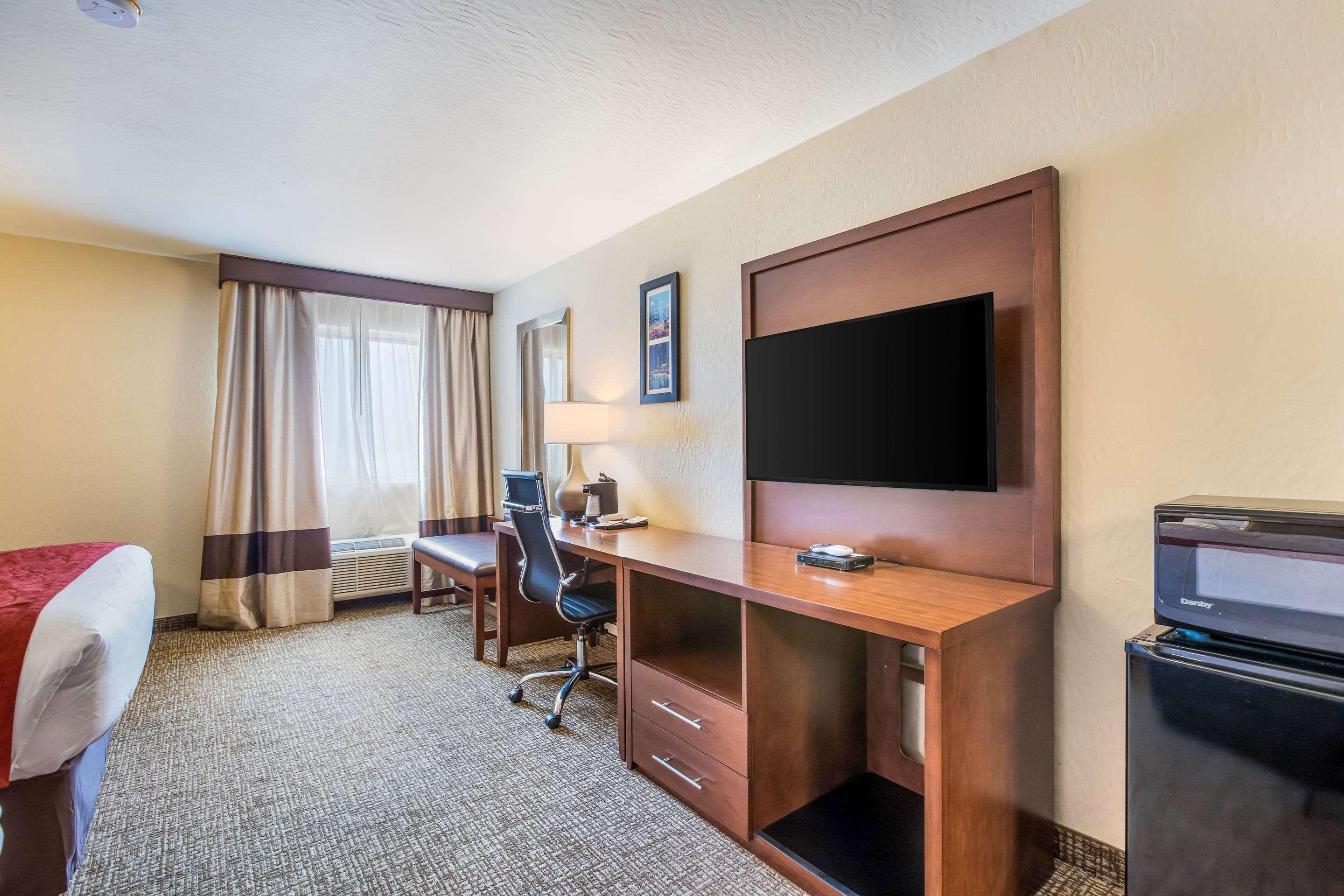 Comfort Inn & Suites Fairborn Near Wright Patterson Afb Kültér fotó