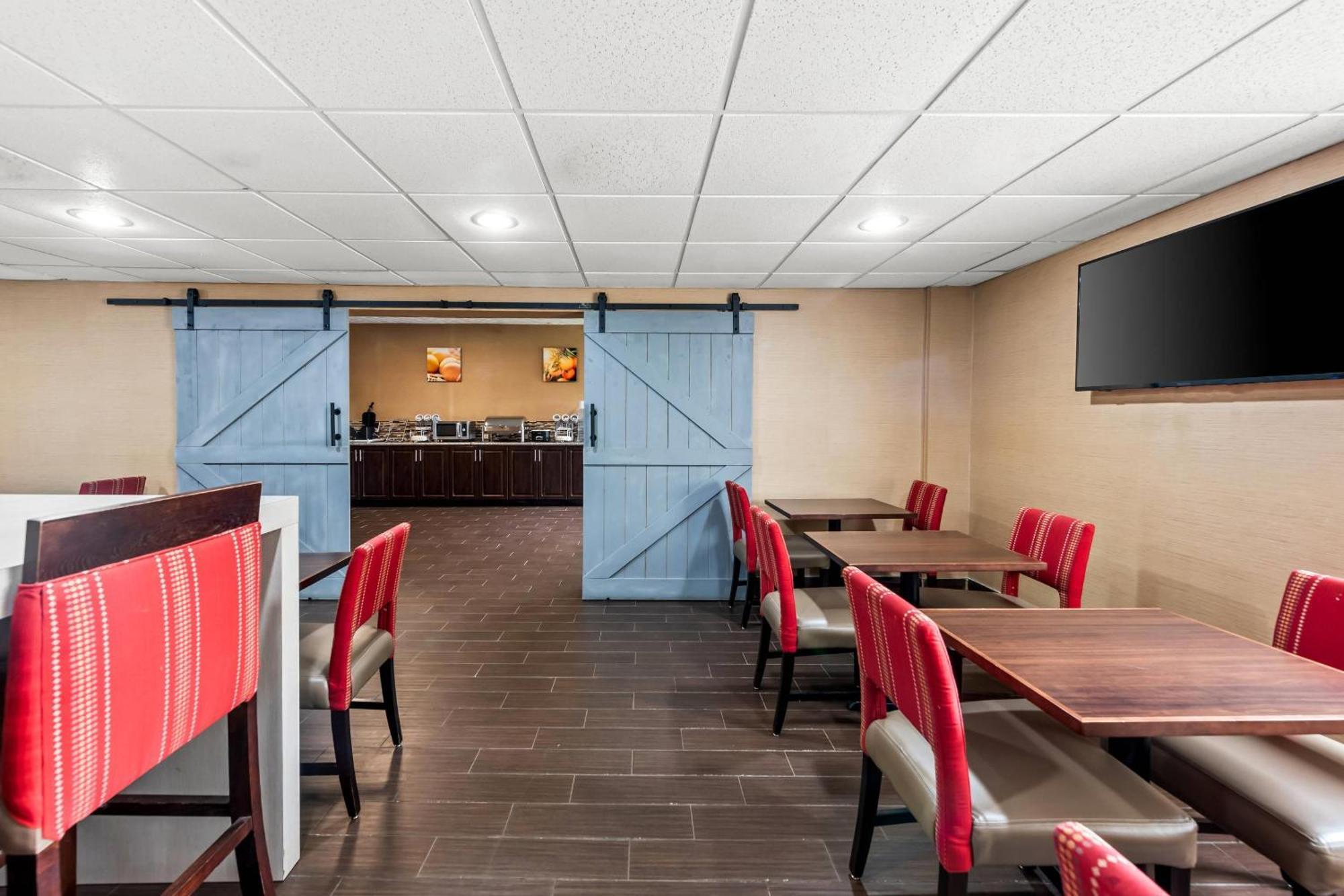 Comfort Inn & Suites Fairborn Near Wright Patterson Afb Kültér fotó