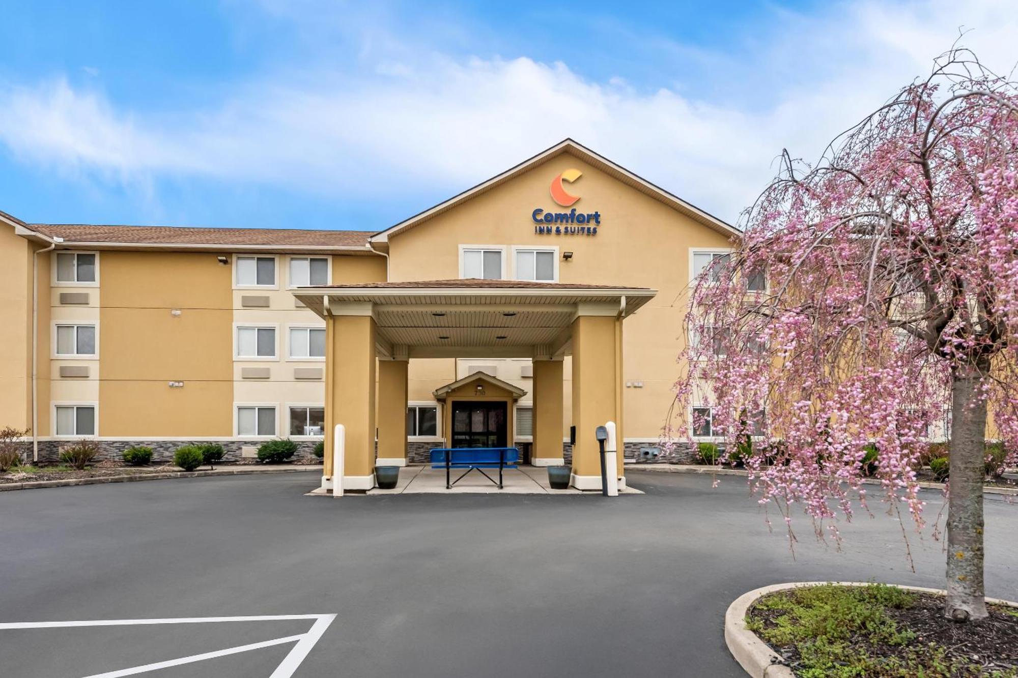 Comfort Inn & Suites Fairborn Near Wright Patterson Afb Kültér fotó