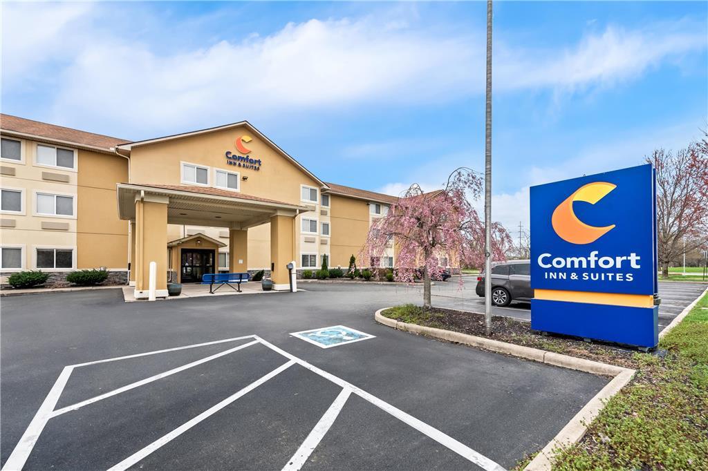 Comfort Inn & Suites Fairborn Near Wright Patterson Afb Kültér fotó