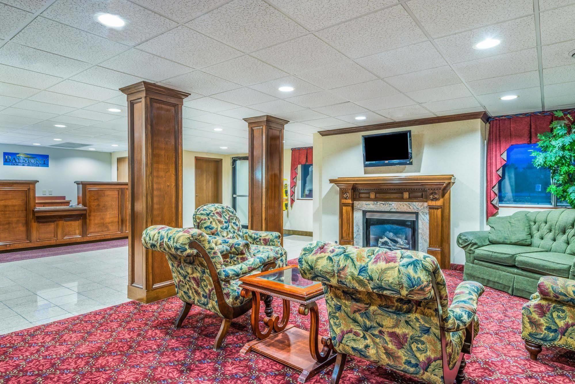 Comfort Inn & Suites Fairborn Near Wright Patterson Afb Kültér fotó