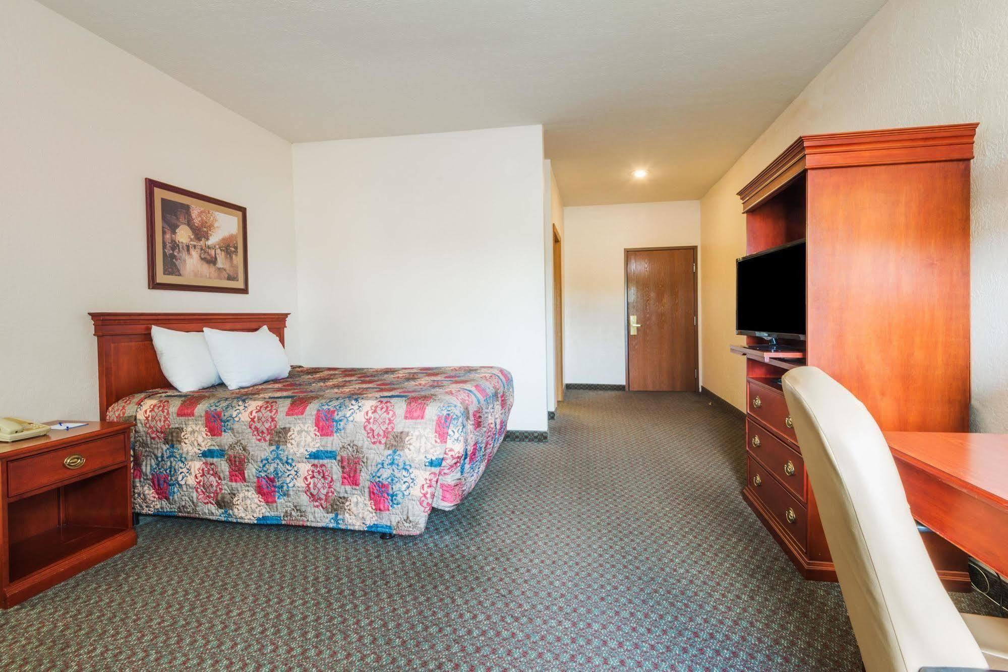 Comfort Inn & Suites Fairborn Near Wright Patterson Afb Kültér fotó